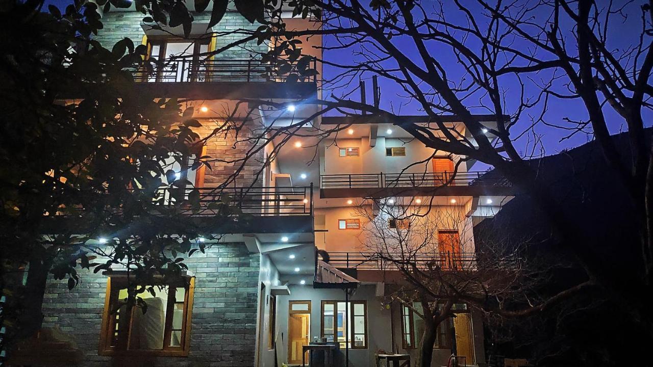 Tirthan Grand Riverside Banjār Εξωτερικό φωτογραφία