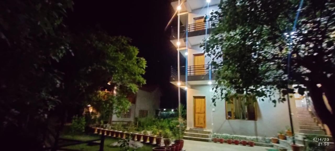 Tirthan Grand Riverside Banjār Εξωτερικό φωτογραφία