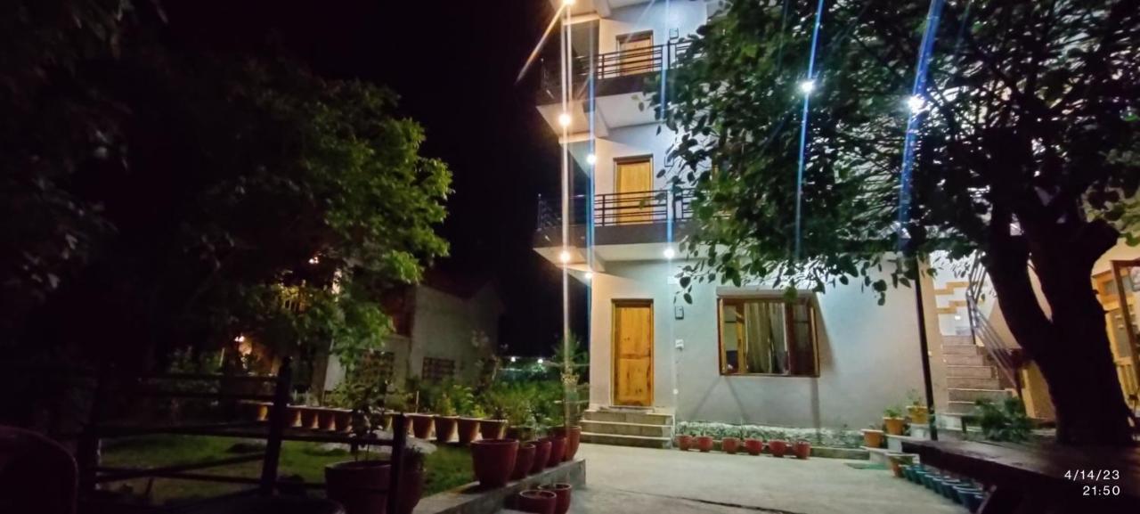 Tirthan Grand Riverside Banjār Εξωτερικό φωτογραφία
