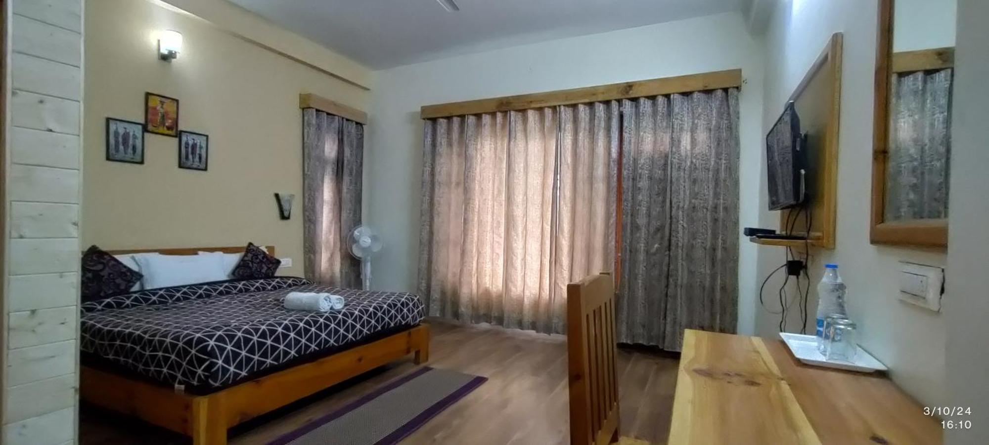 Tirthan Grand Riverside Banjār Εξωτερικό φωτογραφία