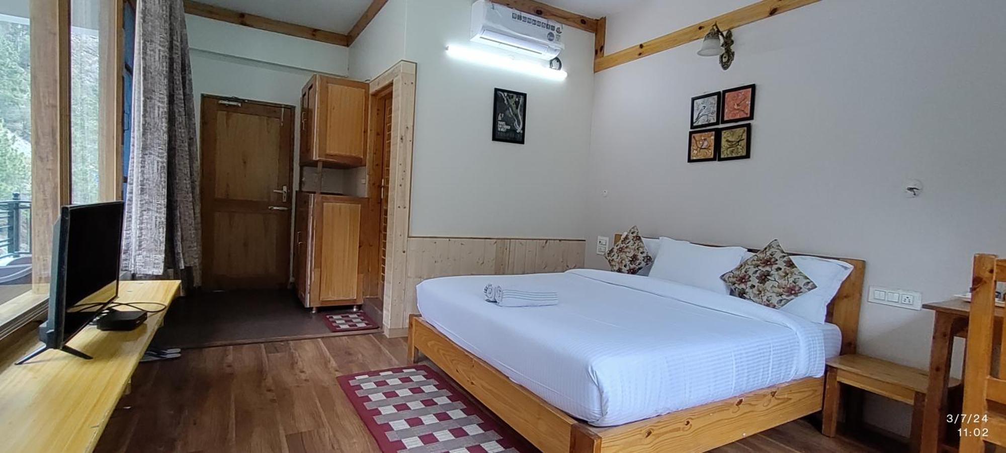 Tirthan Grand Riverside Banjār Εξωτερικό φωτογραφία
