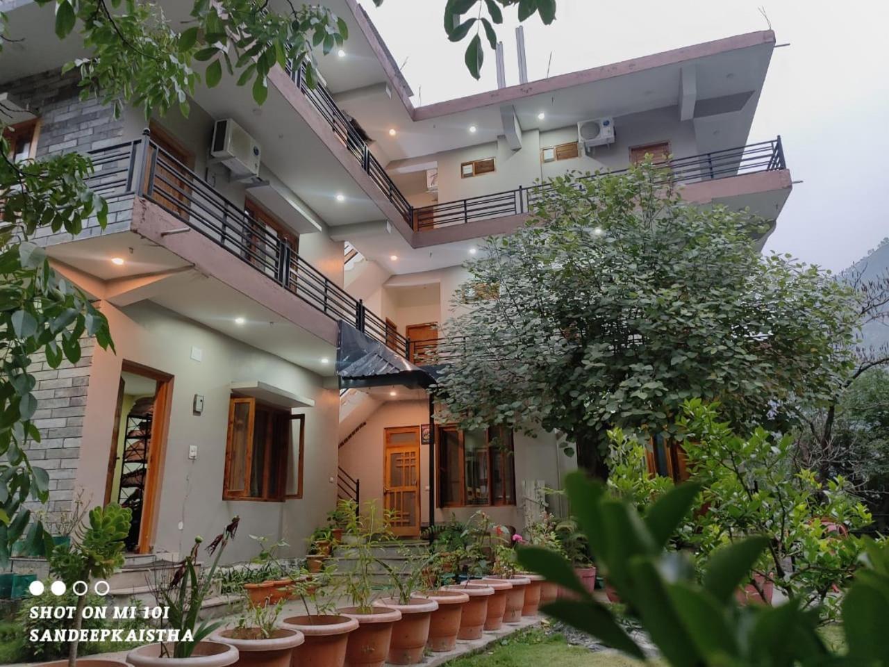 Tirthan Grand Riverside Banjār Εξωτερικό φωτογραφία