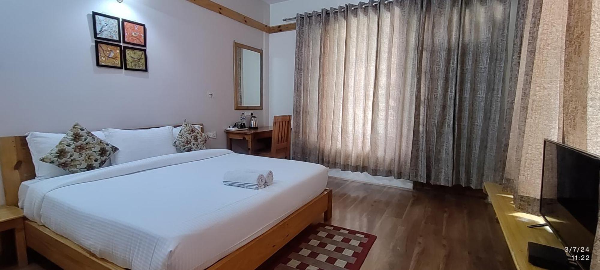 Tirthan Grand Riverside Banjār Εξωτερικό φωτογραφία
