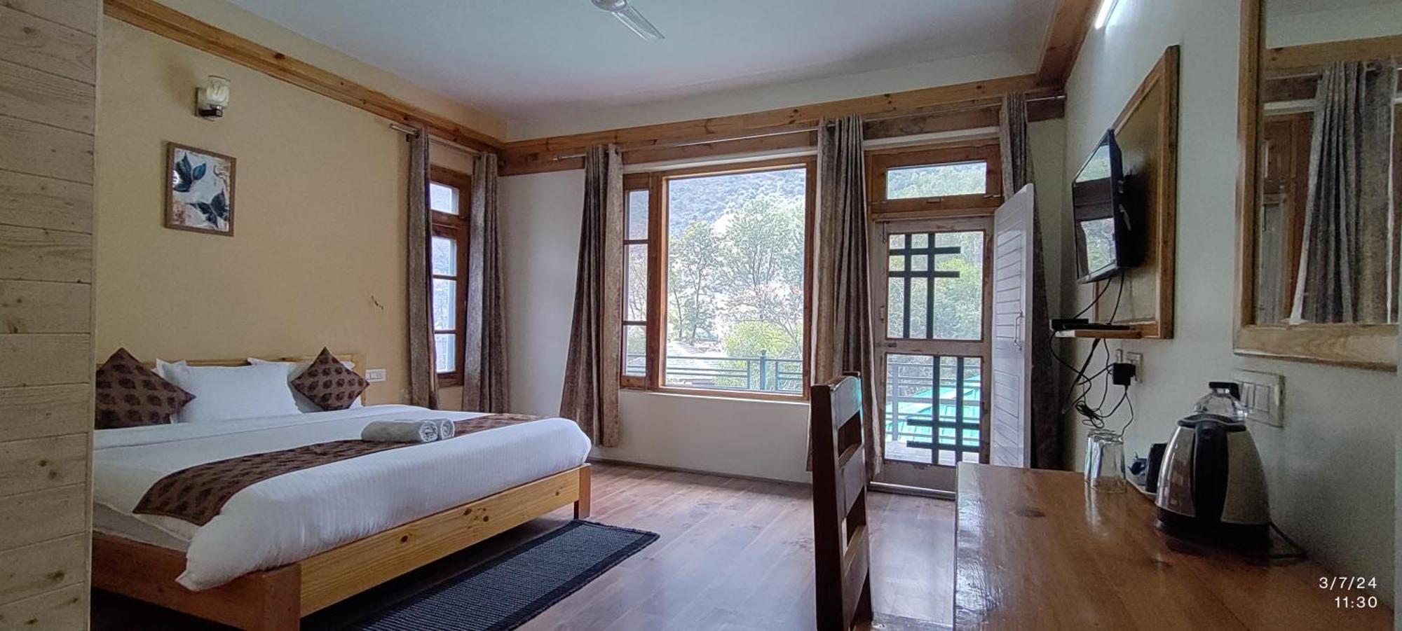 Tirthan Grand Riverside Banjār Εξωτερικό φωτογραφία