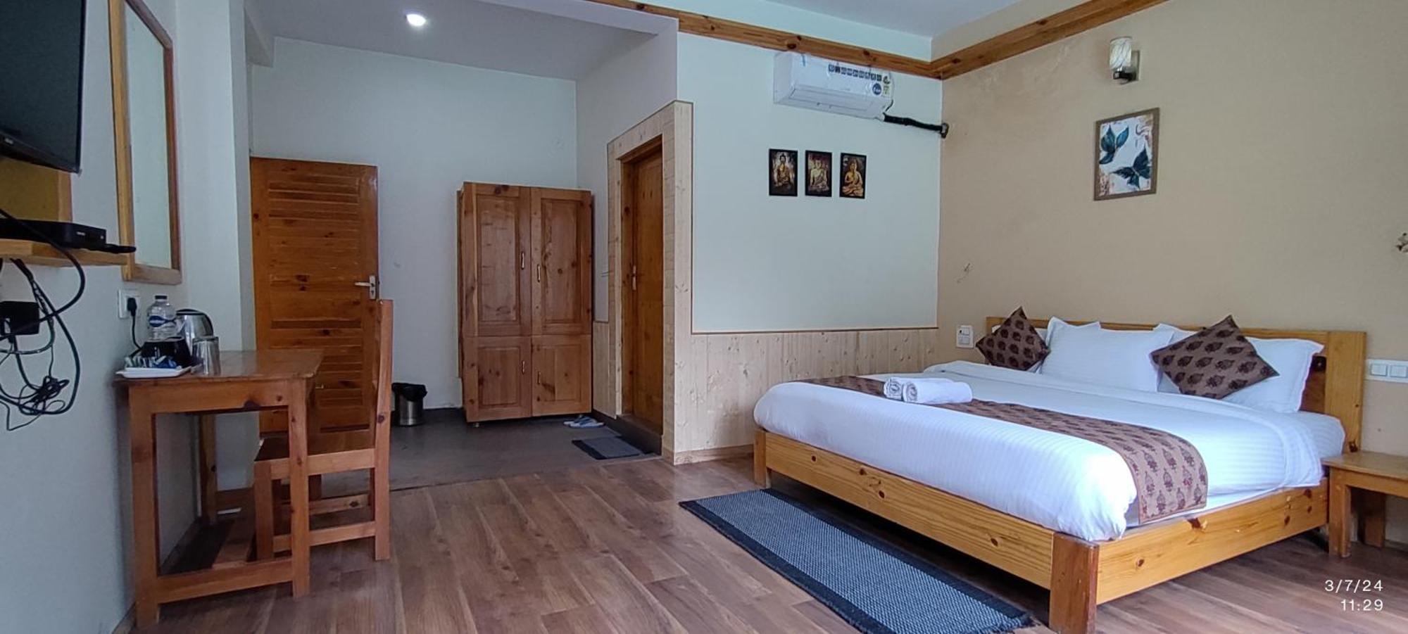 Tirthan Grand Riverside Banjār Εξωτερικό φωτογραφία